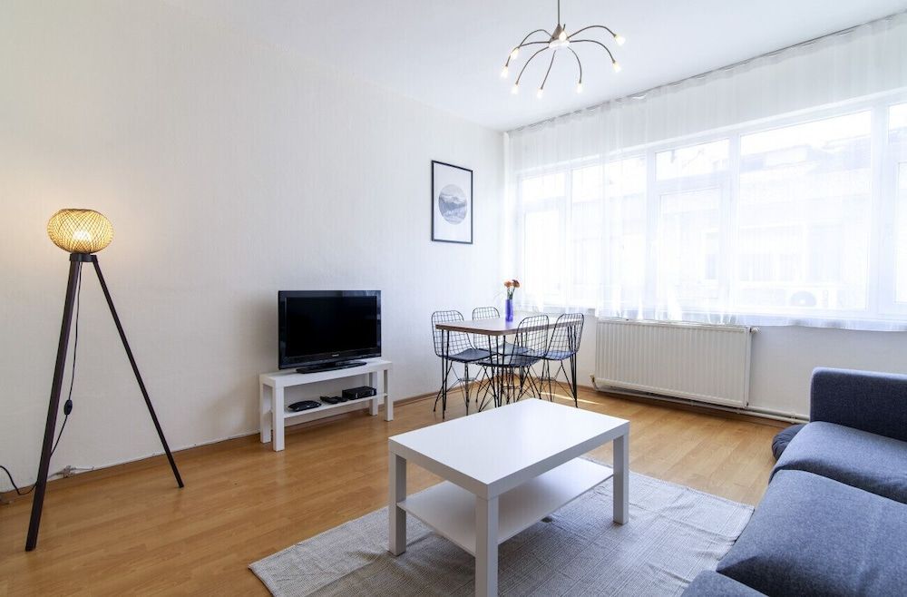 undefined Lovely and Central Flat With Balcony in Sisli 10