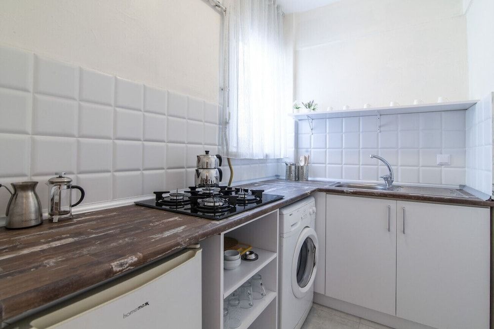 undefined Lovely and Central Flat With Balcony in Sisli 2