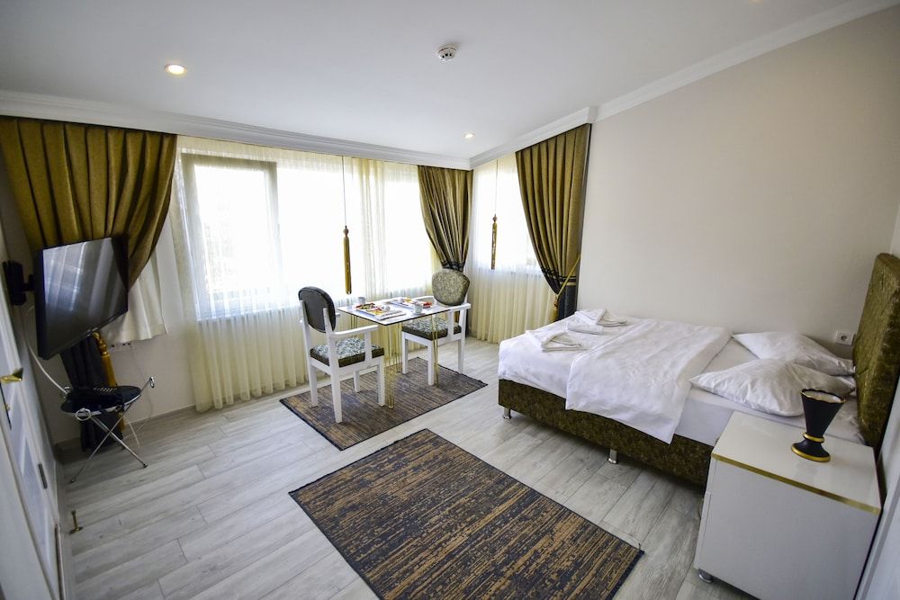 undefined Loca Suit Otel 6