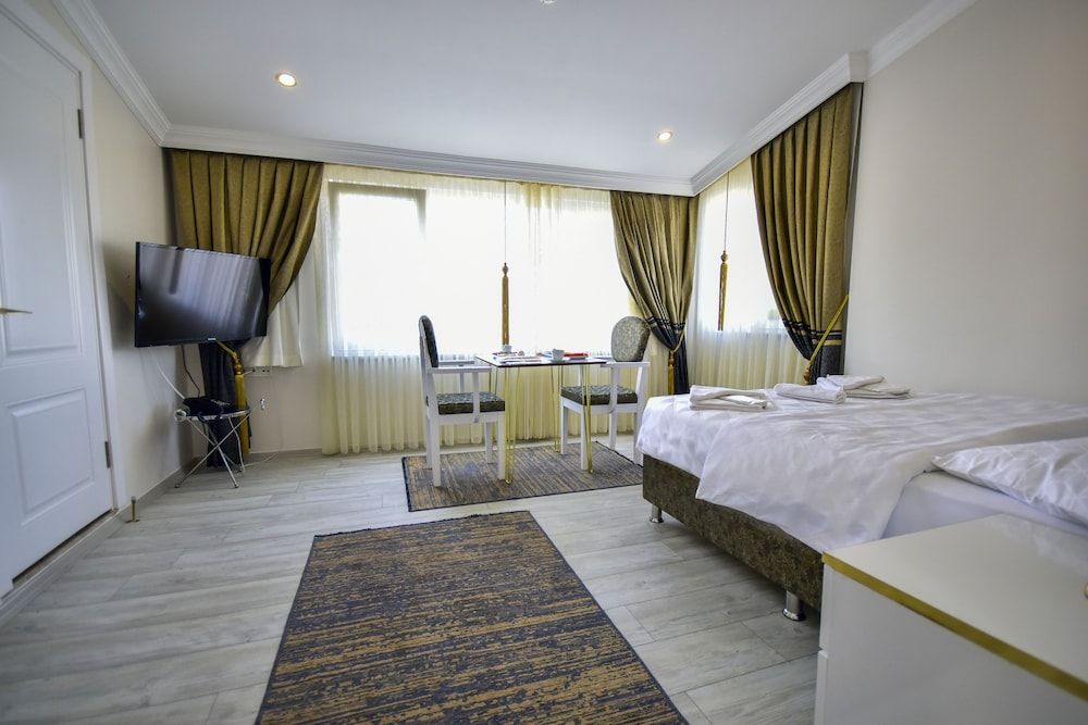 undefined Loca Suit Otel 5