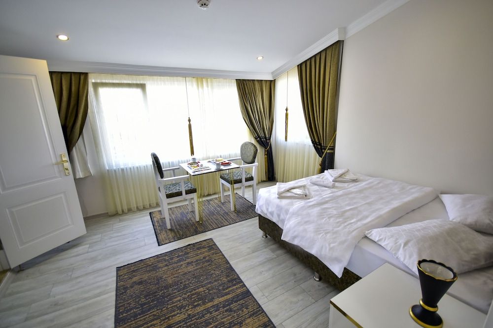 undefined Loca Suit Otel 7