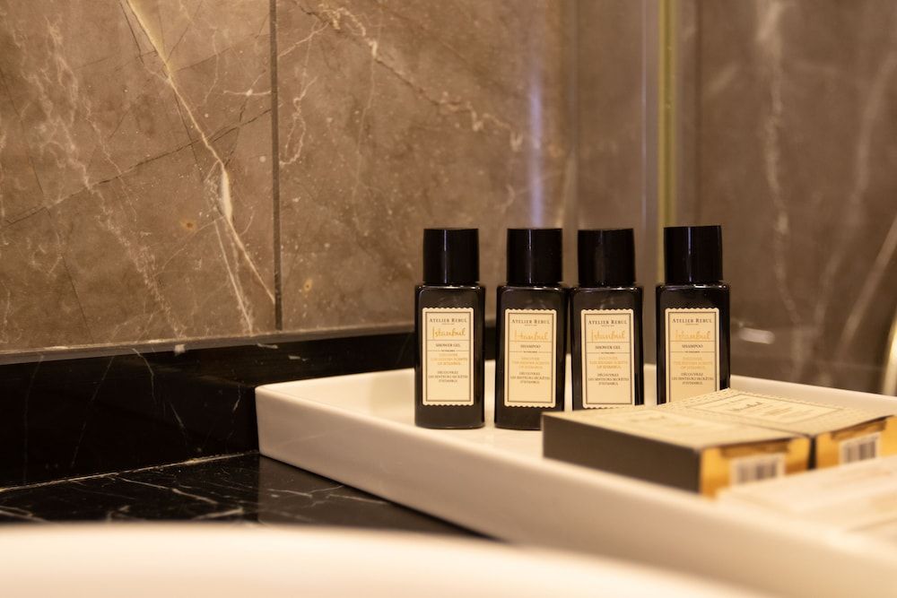 Louis Rooms Queen Room with Garden View 4