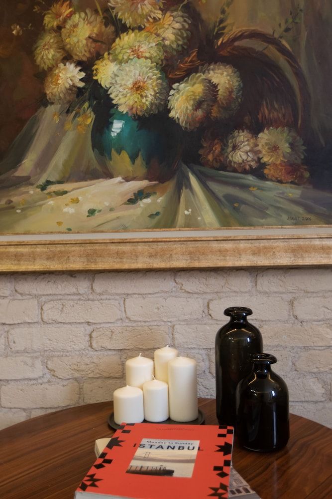 undefined Louis Rooms