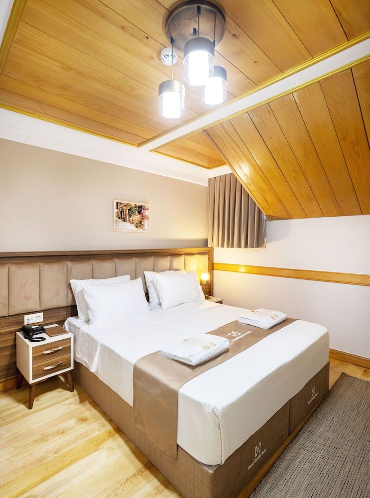 HOME QUALITY Economy Double or Twin Room (basement floor) 2