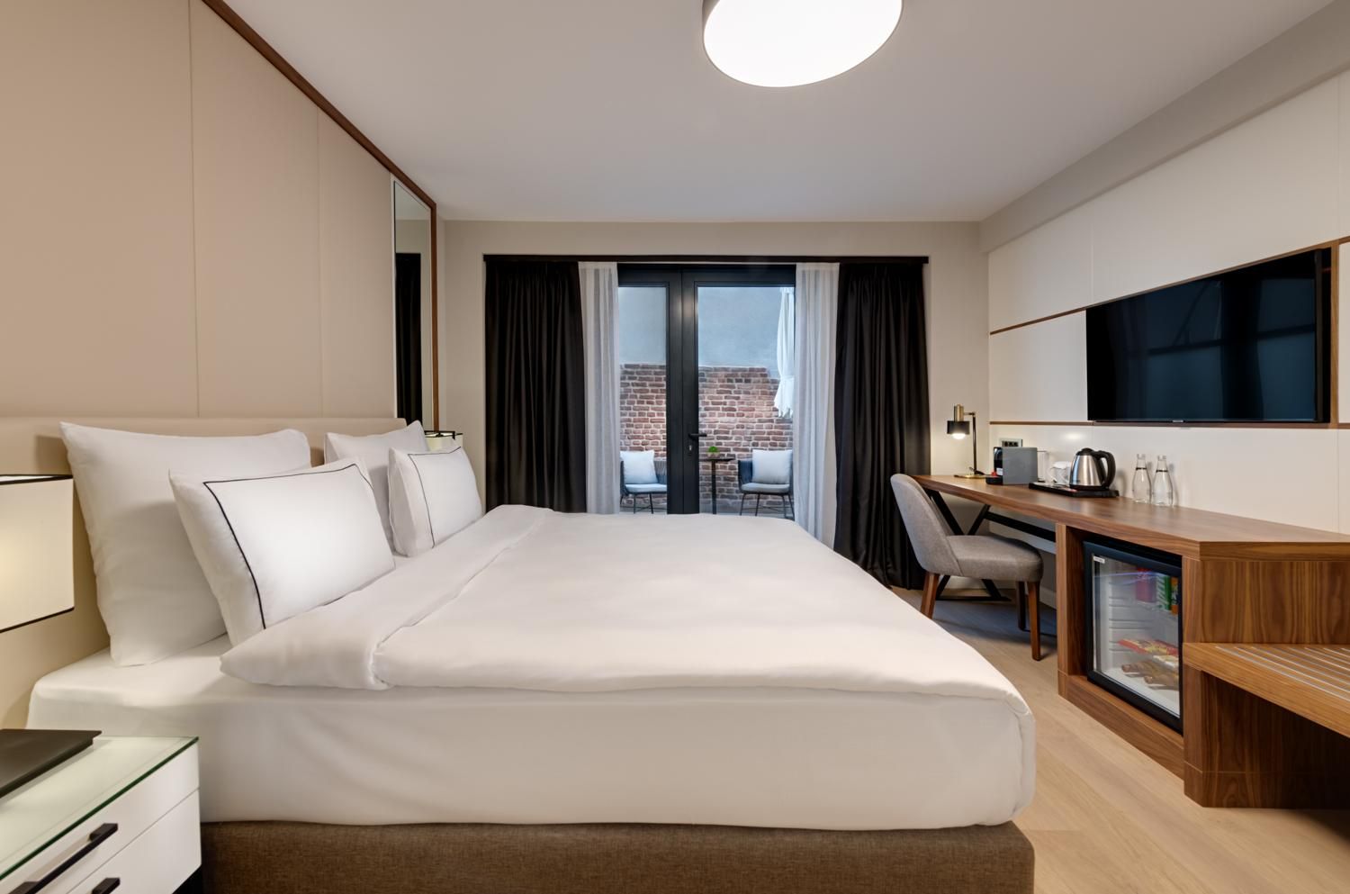 undefined Gleam Collection Hotel 6