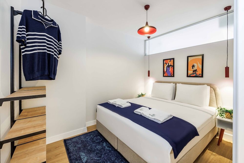 Monnas Suite Superior Condo 6