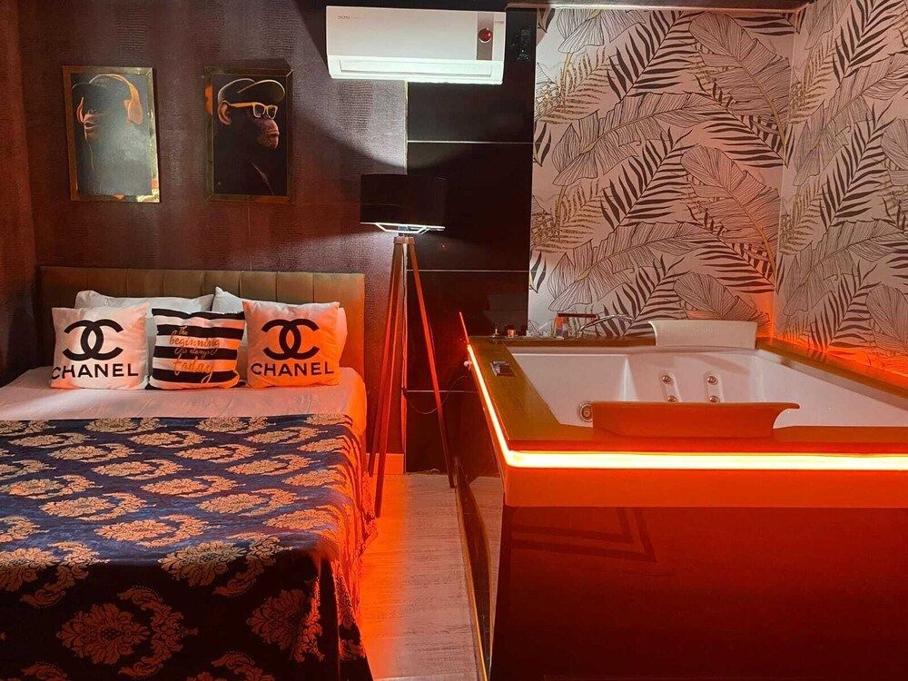 undefined Royal Hotel 7