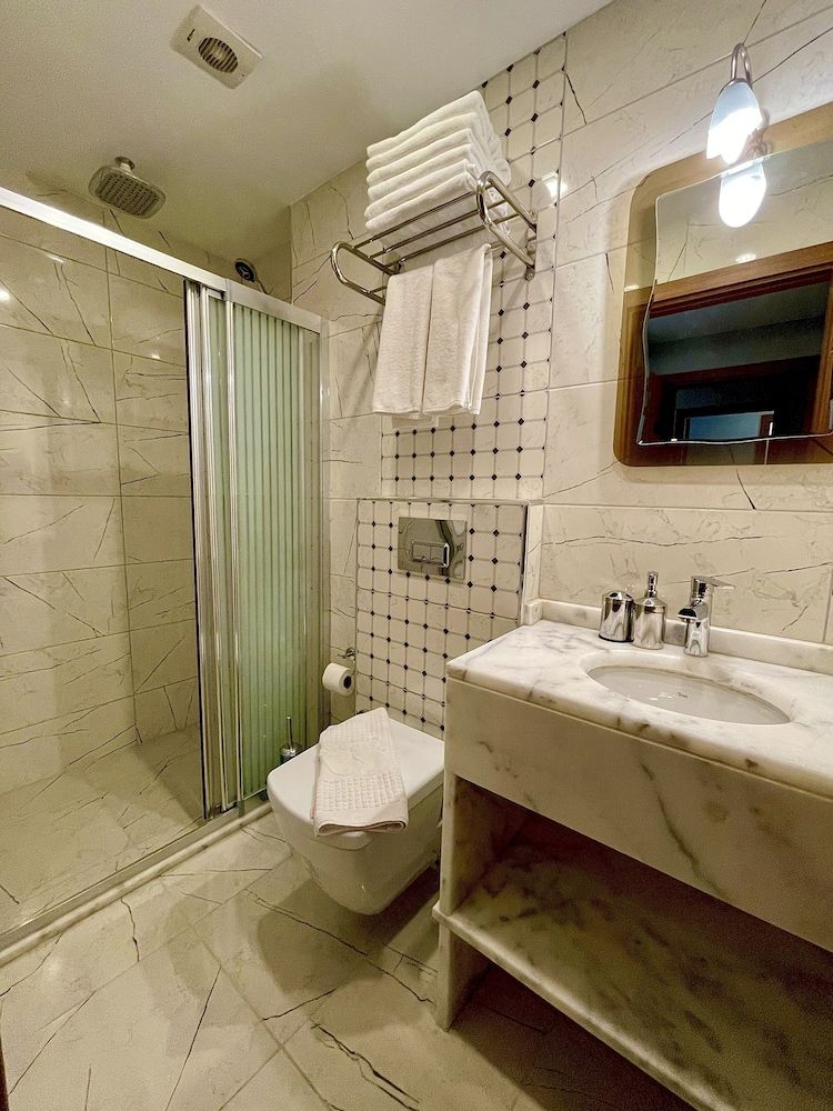 Zem Hotel Economy Triple Room 7