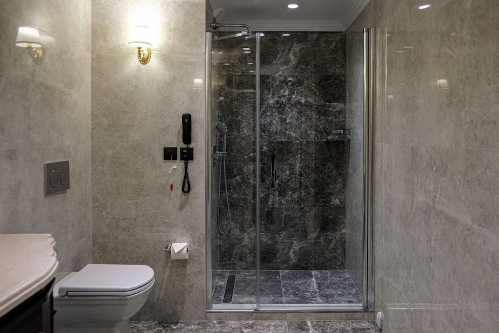 Dekalb Hotel Eco Double Room without Window 5