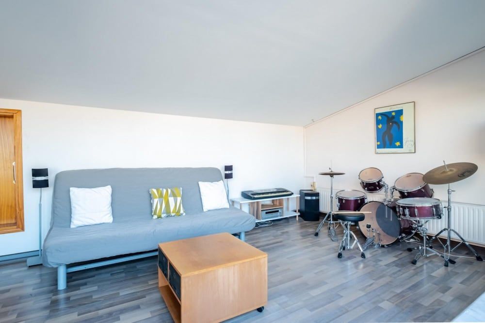 Fascinating Flat Near City s Mall With Terrace Apartment 52