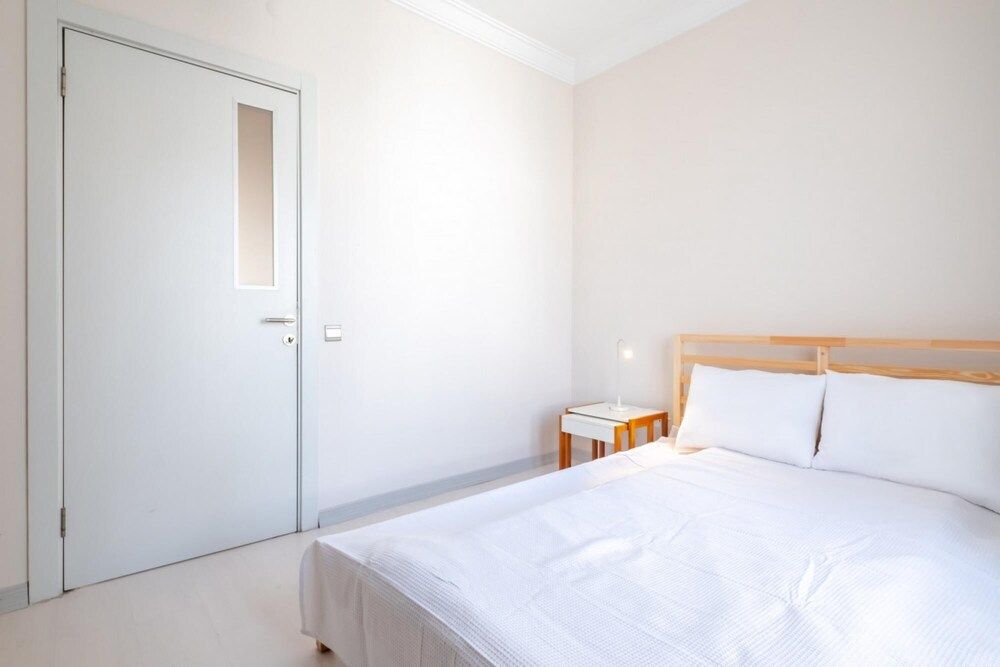 undefined Fascinating Flat Near City s Mall With Terrace 8