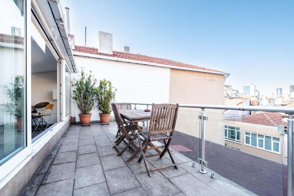 Fascinating Flat Near City s Mall With Terrace Apartment 51