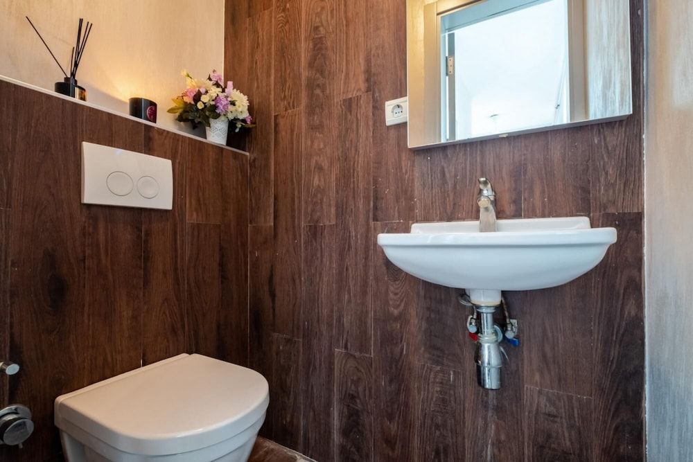 Fascinating Flat Near City s Mall With Terrace Apartment 30