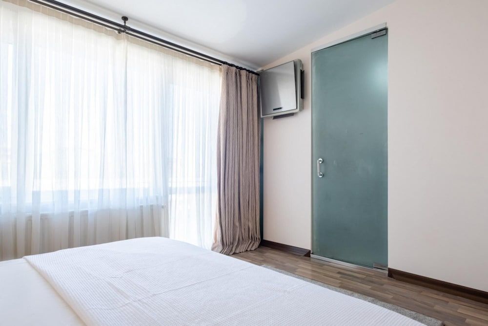 Fascinating Flat Near City s Mall With Terrace Apartment 34