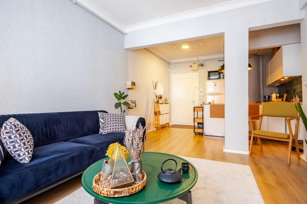 undefined Eclectic Flat Near Metro With Terrace in Kadikoy