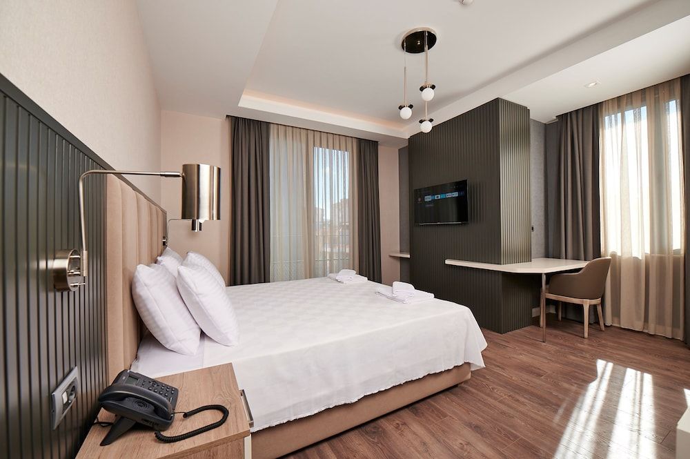 undefined Livinton Hotel 4