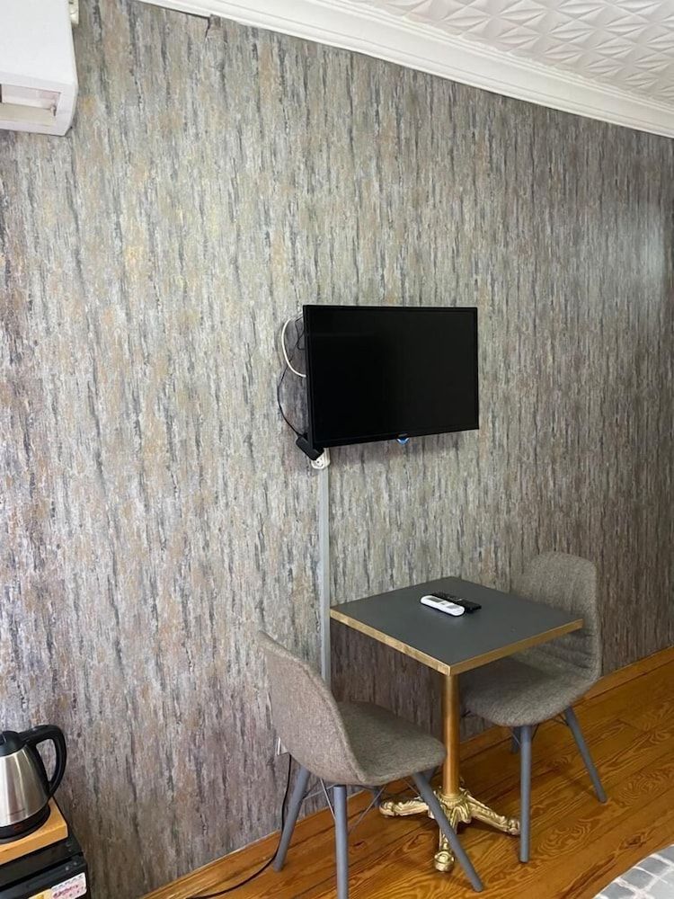 undefined Taksim Yamac Suit 7