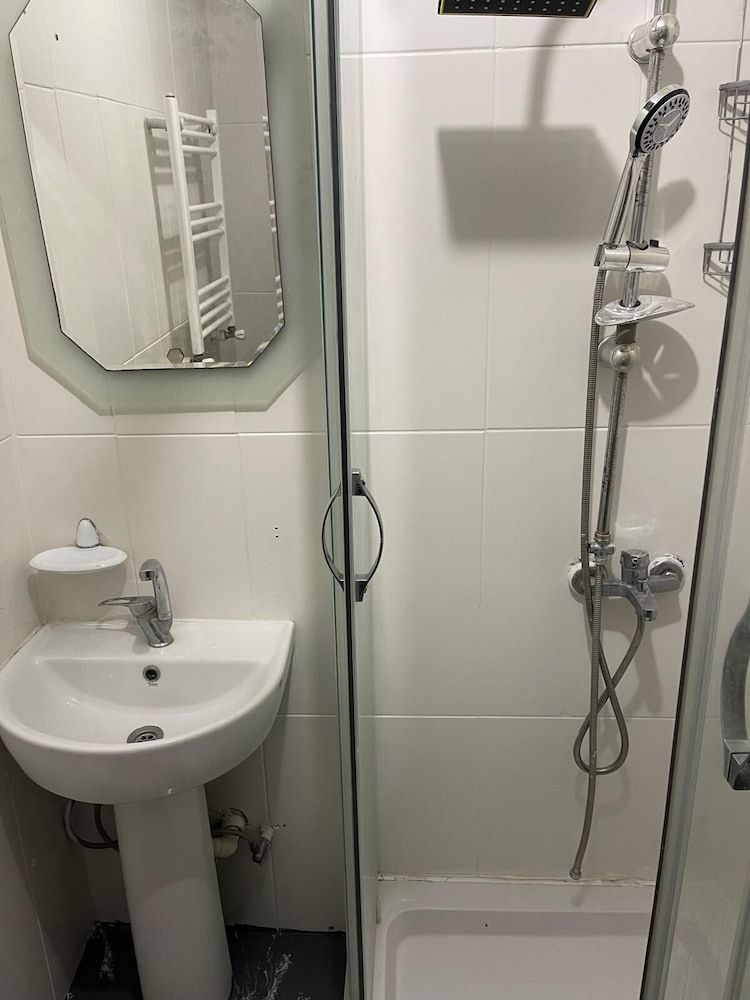 undefined Taksim Yamac Suit 2