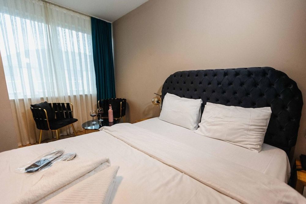 undefined Lina Suit Hotel 8