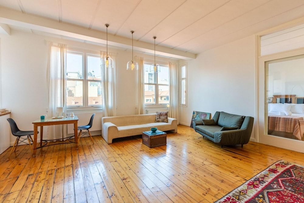 undefined Eclectic Home Near Galata Tower in Beyoglu 2