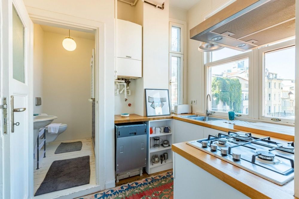 undefined Eclectic Home Near Galata Tower in Beyoglu 10