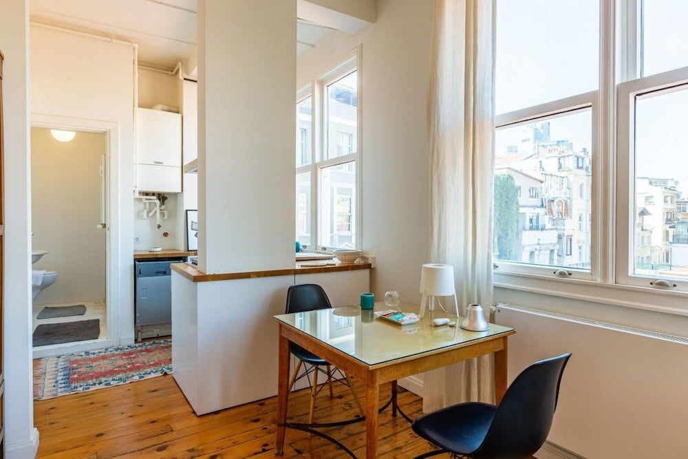 undefined Eclectic Home Near Galata Tower in Beyoglu 7
