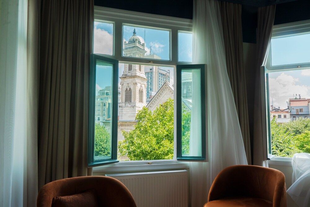 Magnova Vitality Boutique Hotel Deluxe King Room with Bathtub 9