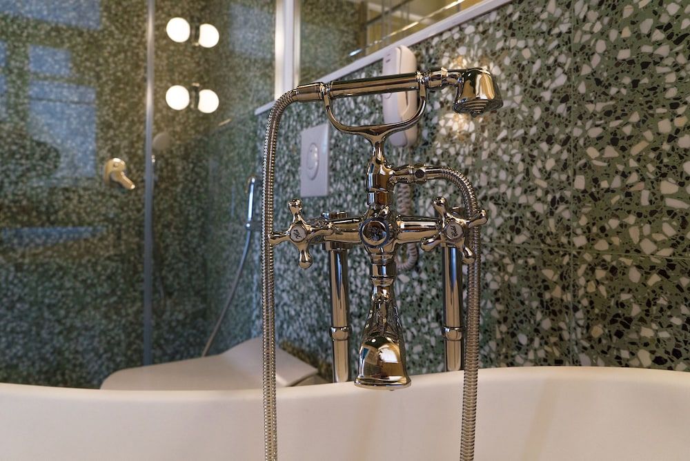 Magnova Vitality Boutique Hotel Deluxe King Room with Bathtub 10