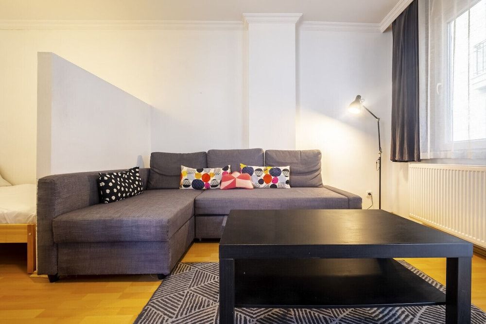 undefined Vibrant Studio Flat Near Taksim Square 4