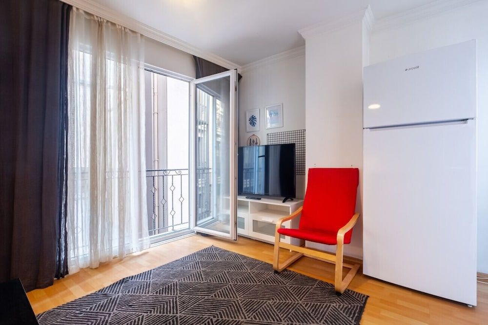 undefined Vibrant Studio Flat Near Taksim Square 2