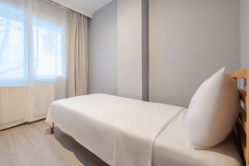 undefined Central Flat 800 m to Cevahir Mall in Sisli 8