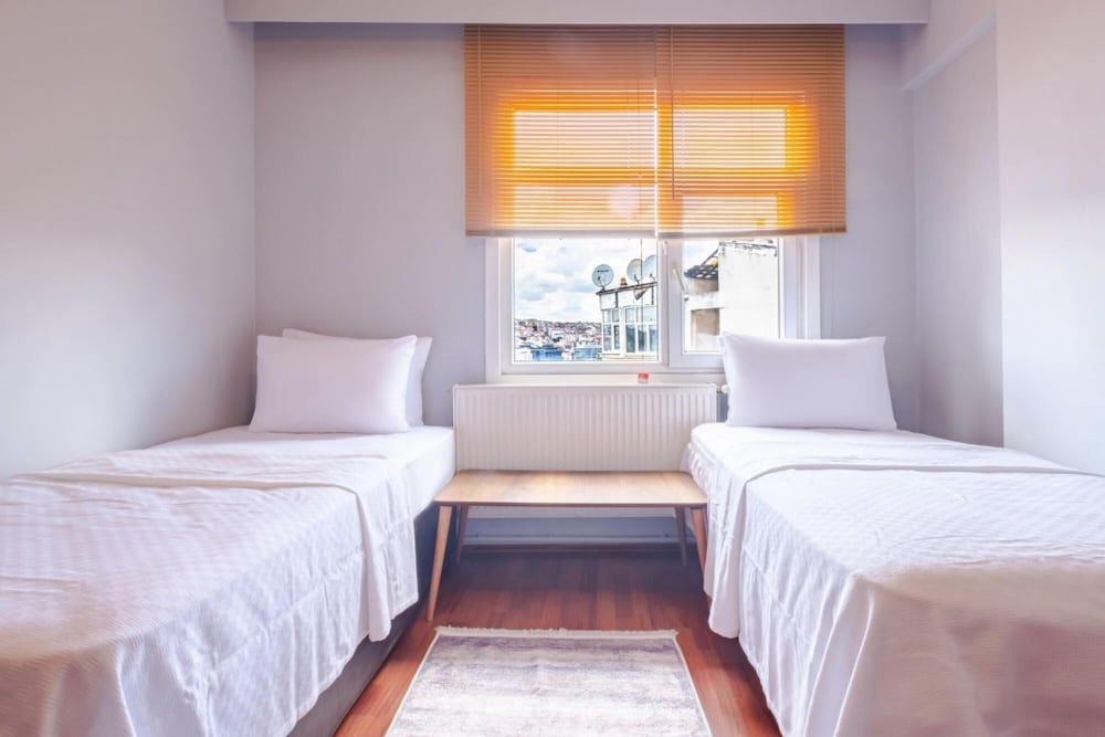 undefined Incredible Flat w Halic View in Beyoglu 3