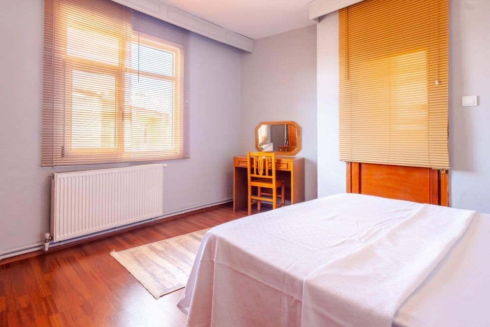 undefined Incredible Flat w Halic View in Beyoglu 10