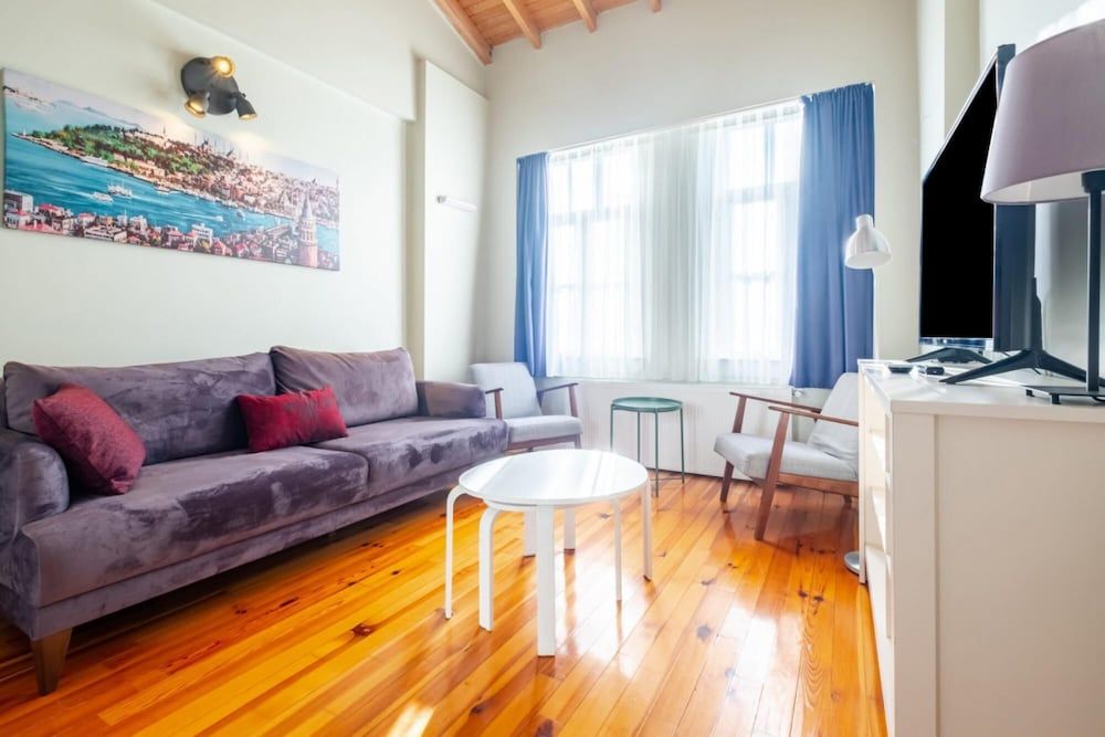 Delightful Flat Near Taksim Square in Sisli Apartment