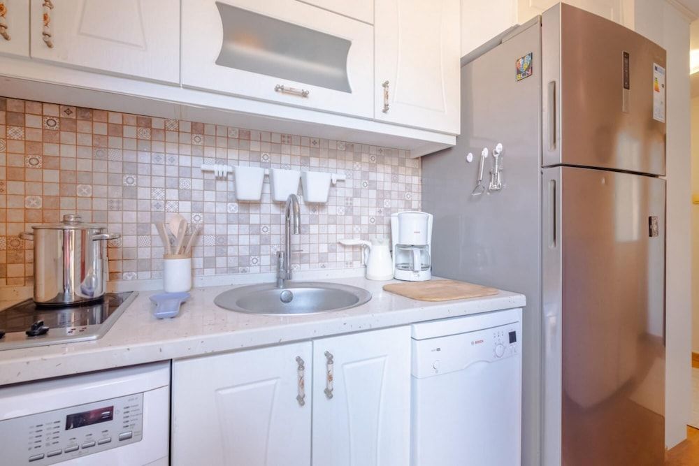 undefined Colorful and Central Flat With Balcony in Kadikoy 4