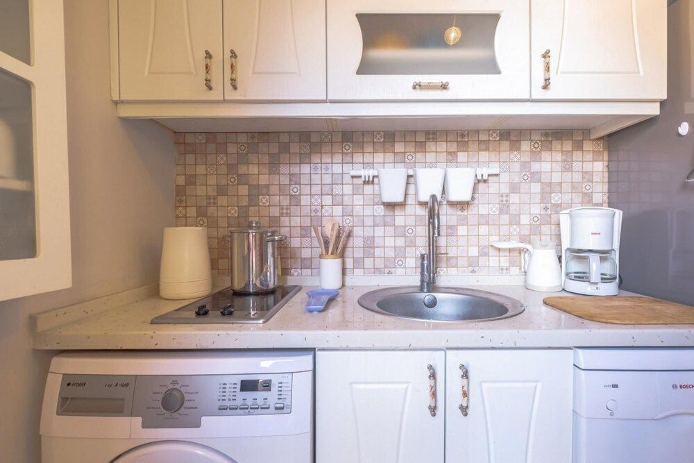 undefined Colorful and Central Flat With Balcony in Kadikoy 10