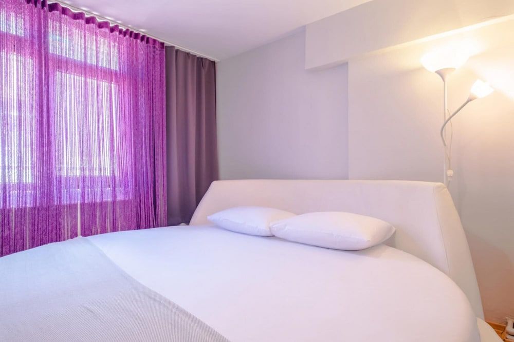 undefined Colorful and Central Flat With Balcony in Kadikoy 3