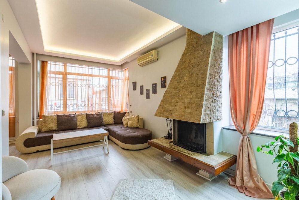 undefined Comfy Flat Near Nisantasi and Taksim in Sisli