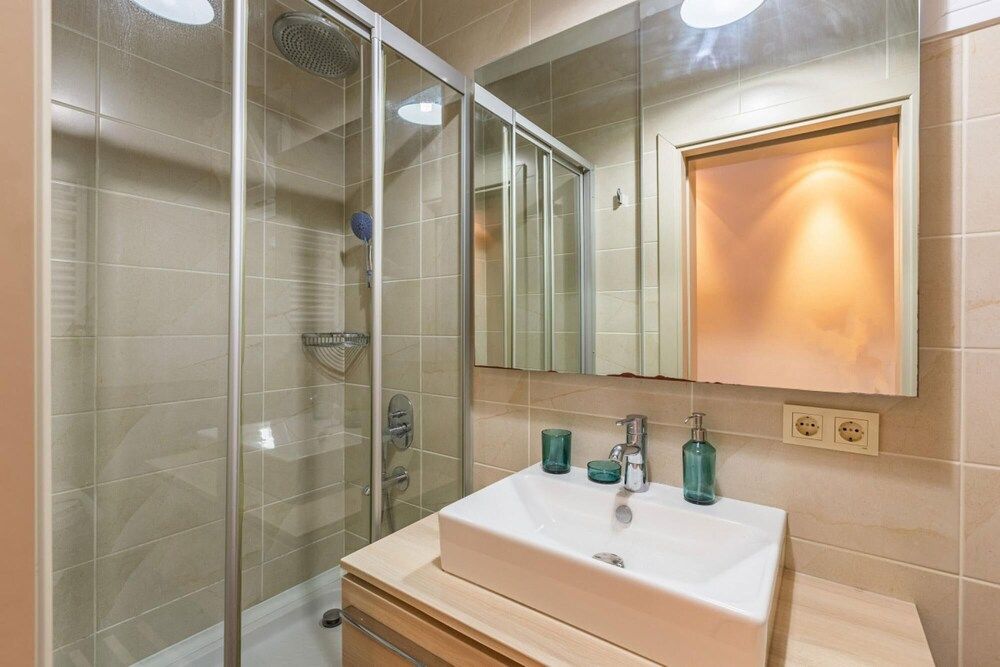 undefined Central Apartment With Bosphorus View in Cihangir 9