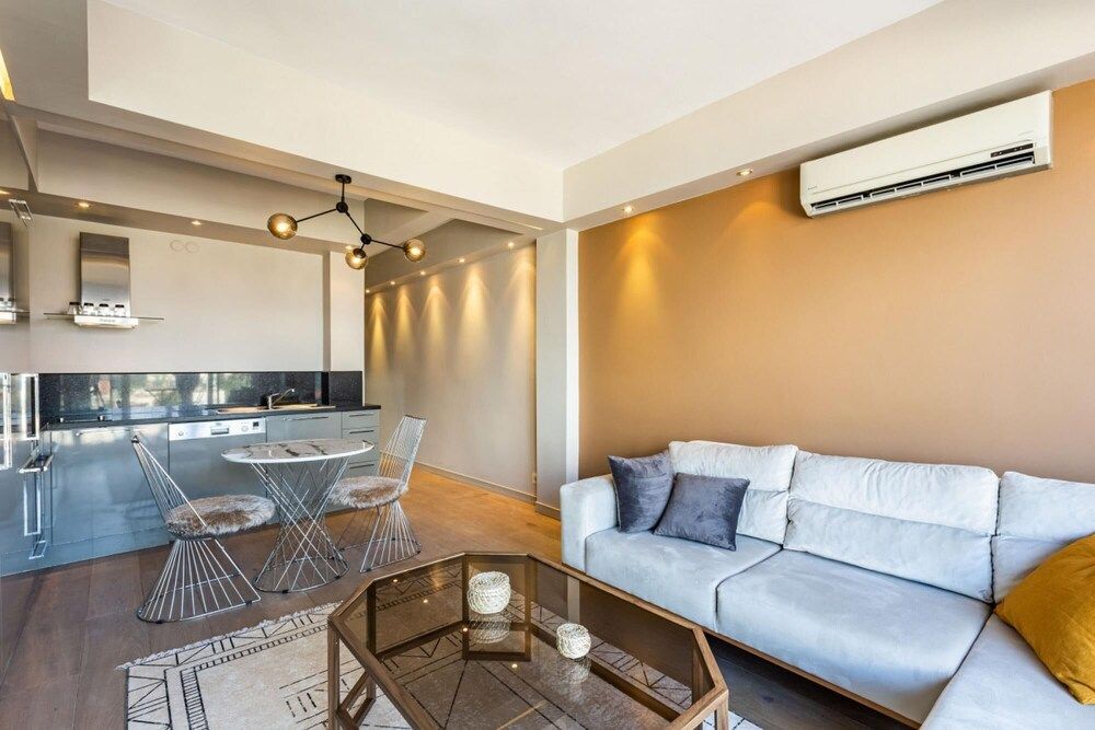 undefined Central Apartment With Bosphorus View in Cihangir 2