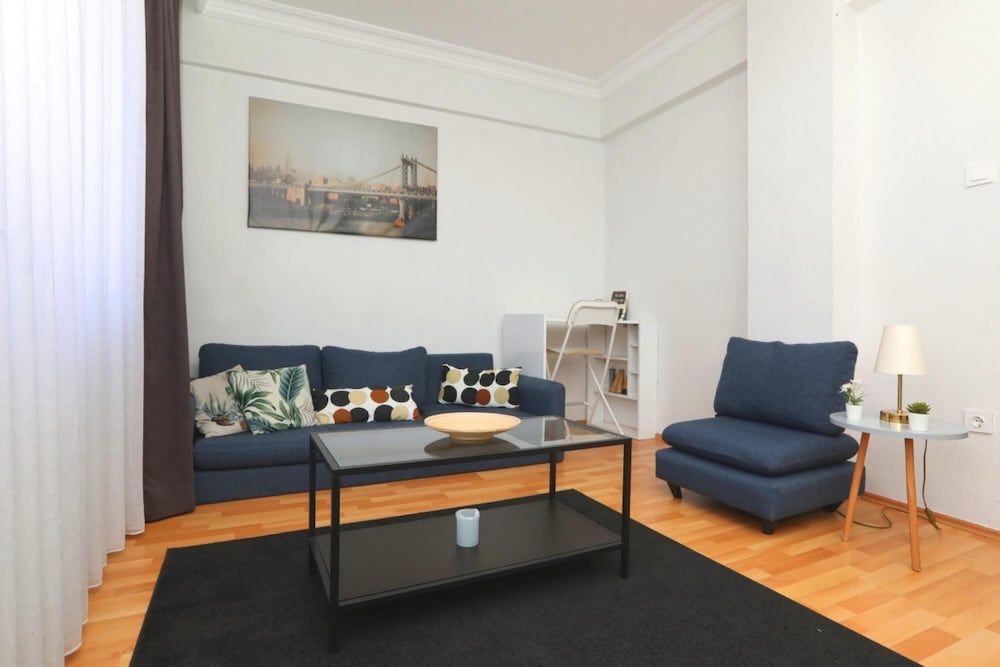 undefined Stylish and Convenient Apartment in Sisli 4