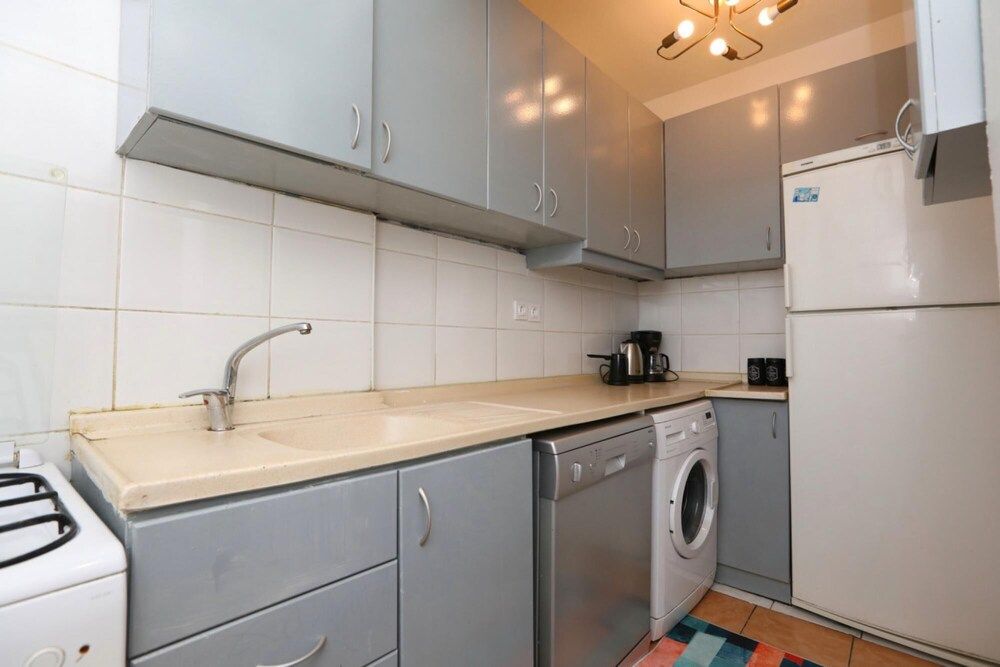 undefined Stylish and Convenient Apartment in Sisli 6