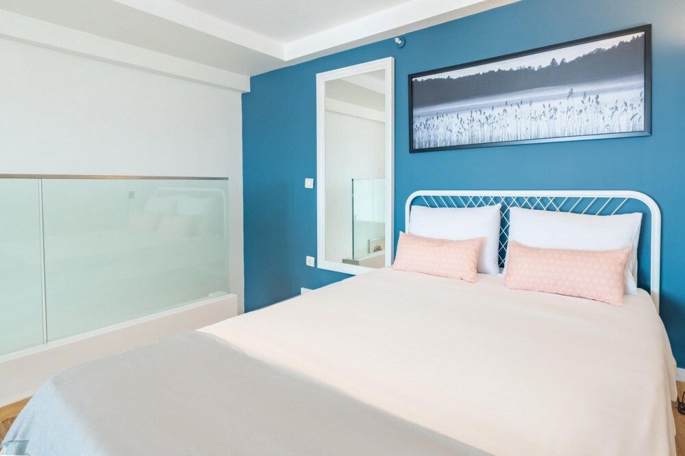 undefined Cozy Loft With Skyline View in Modern Residence 2