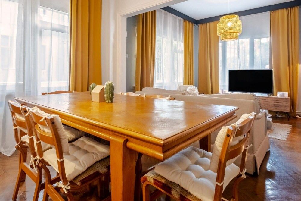 undefined Apartment With Balcony Close to Taksim in Cihangir 10