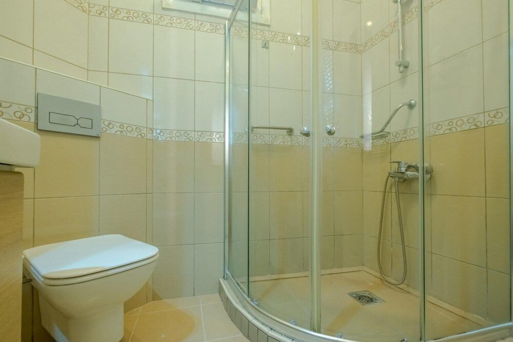 undefined Apartment With Balcony Close to Taksim in Cihangir 6