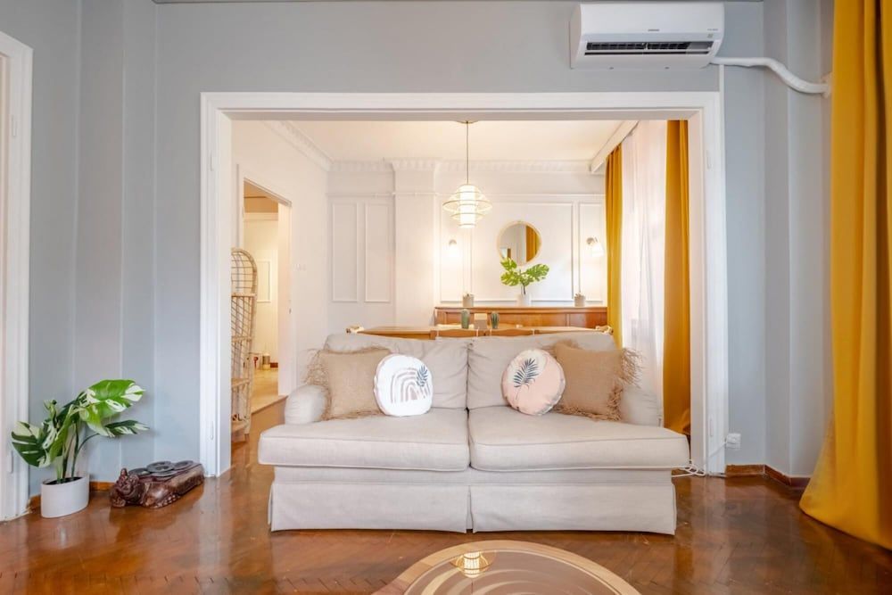 undefined Apartment With Balcony Close to Taksim in Cihangir 7