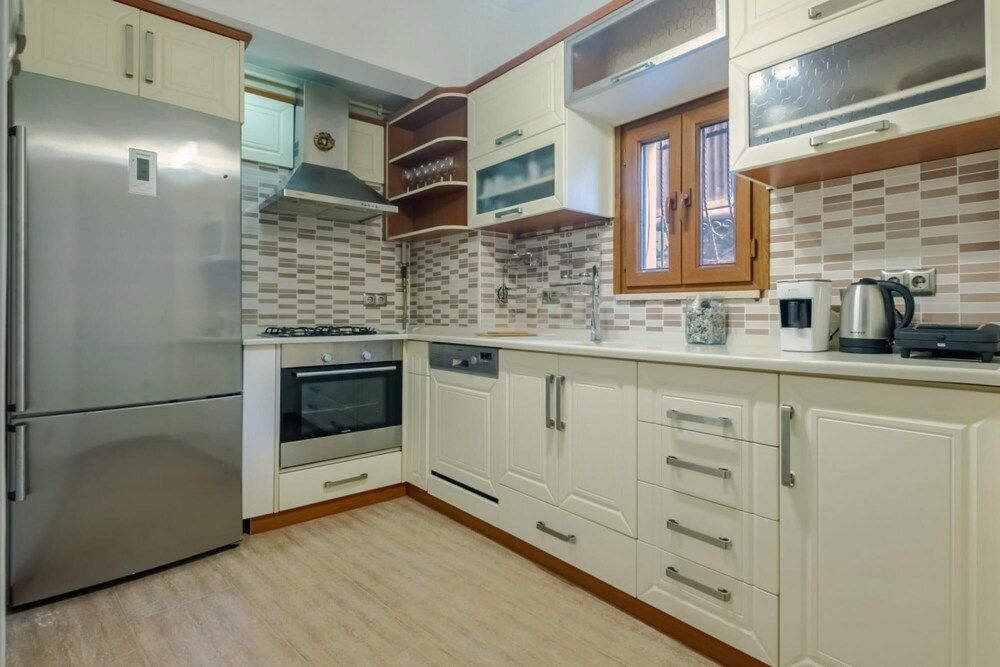 undefined Apartment With Balcony Close to Taksim in Cihangir 5