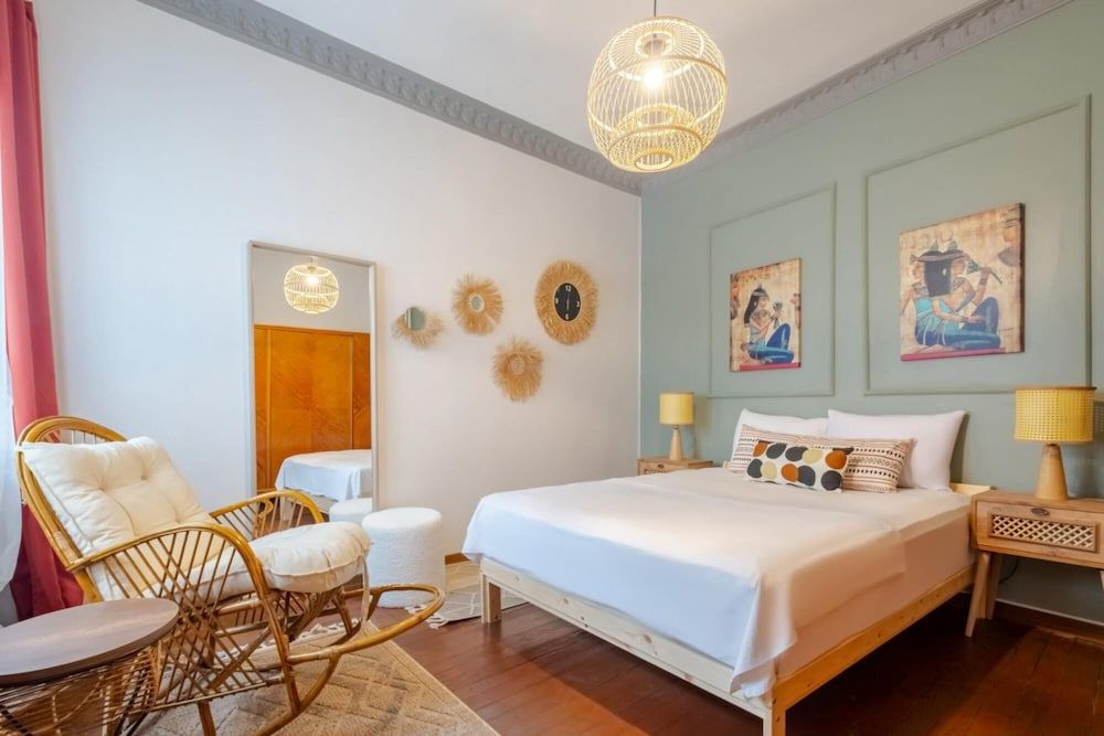 undefined Apartment With Balcony Close to Taksim in Cihangir 2