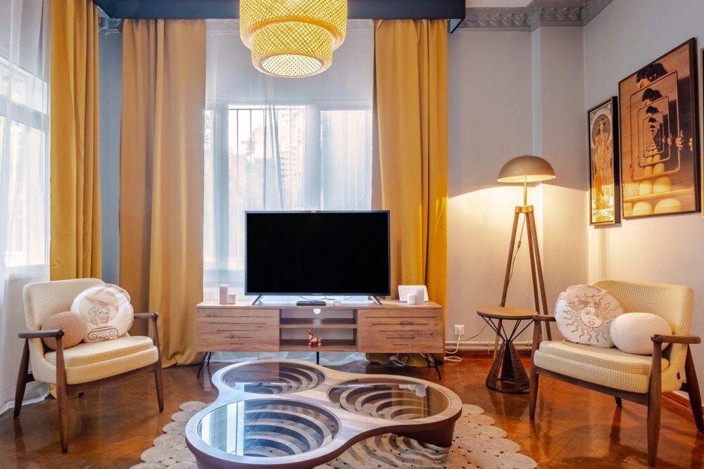 undefined Apartment With Balcony Close to Taksim in Cihangir 9