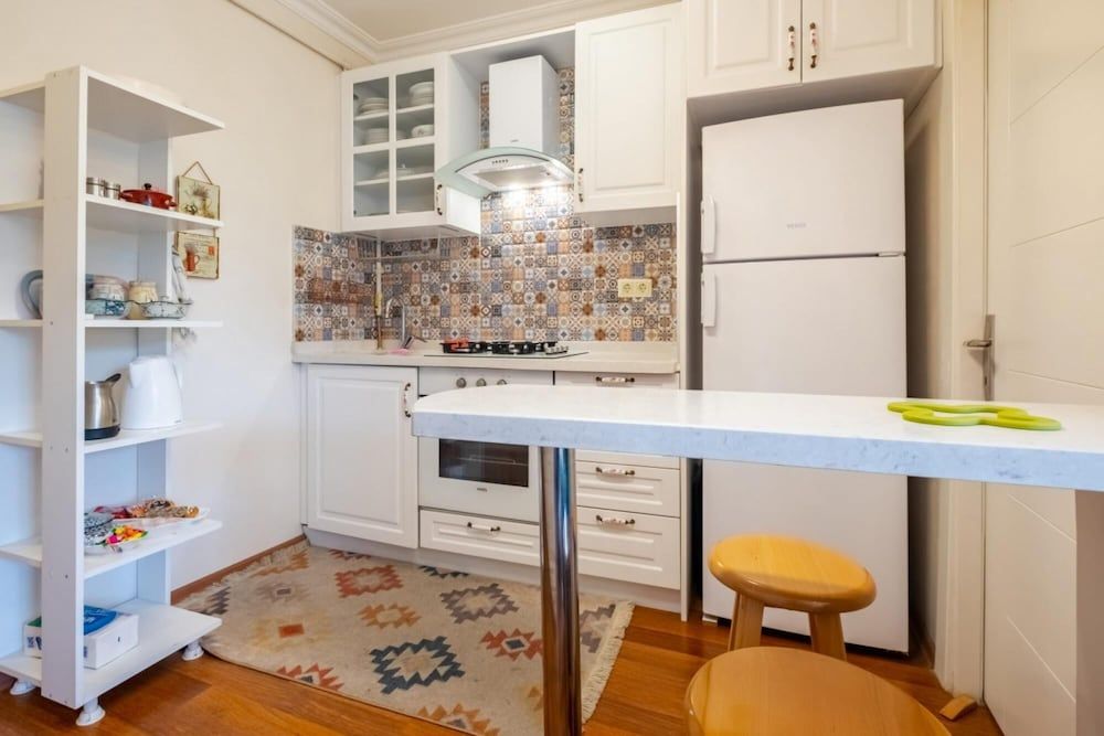 undefined Pleasant Flat With Central Location in Sisli 7